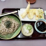 山田うどん - 5種盛り天ざるそば 750円