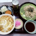 山田うどん - かき揚げ丼セット ざるそば 680円、ミニメンチカツ