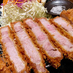 Atsugiri Shokunin Tonkatsu Do Kanazawa Higashiriki Ten - 霜降りリブロースかつ断面