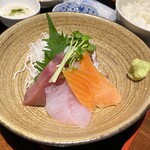 Seafood Umaimono Sakaba Uosuzu - ランチ：お刺身定食（マグロ、サーモン、ソイ、タコ）