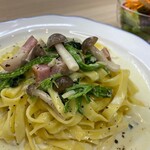 CAFE&BAR RECRE - ランチ　淡路麺業の生パスタ クリームソース（おとなセット）　※実際にはドリンクが付いています。