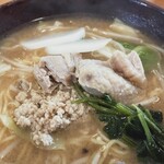 Oono Shoku no Yakata - 赤鶏ラーメン（アップ）