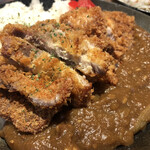 Seafood Robata Kushirokko - ロースカツカレー