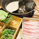 しゃぶしゃぶ温野菜・とんかつ かつ慶 - 