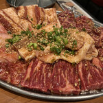 Osaka Yakiniku Horumon Futago Shibuya Minamiguchi Ten - ＊ 赤身盛り　2,680円