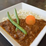 cafe est - 牛すじ肉のカレーライス。estといえばこれ！