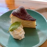 Book&cafe Zenjiro - バスクチーズケーキ