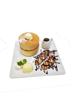 h Cafe Ecran Ion Mihara Ten - 厚焼きホットケーキ　チョコバナナ