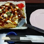 Okonomiyaki Morishima - お好み焼きのヘラってテンション上がる～♪