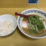 カレーうどん屋 咲々 - カレーうどん並 温泉たまご 半ライス