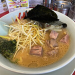 Ramen Yamaoka Ya Wakkanai Ten - 醤油ネギらーめん¥770に穂先メンマ¥120とJAFコロチャーシュー6個