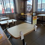 McDonald's Uebetsu Kodai Shopping Center Ten - 店内です。