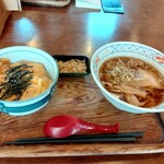 ふと吉 - たまご丼としょうゆラーメン