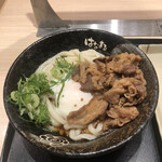 Hanamaru Udon Ginza Matsuyadori Ten - 牛肉温玉ぶっかけ（中）（冷） 630円（税込）