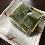 Soba Dokoro Senda - 海鮮おこわの蓋を開けると…