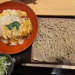 Private rooms Dokoro Inataya Otemachi Ten - 三元豚ロースカツ丼とお蕎麦のセット　ご飯大盛り(無料)、麺大盛り(150円)