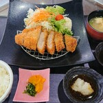 Hino Golf Club Restaurant - 豚ロースカツ膳 追加600円 全景