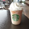 STARBUCKS COFFEE Gifu Akanebe Ten - GOピーチ フラペチーノ　外の席は雨でテーブルが濡れてた