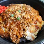 まほろば - ソース煮込みカツ丼のアップ（まほろば）