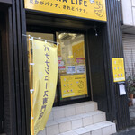 BANANA LIFE Yokohama Chojamachi Ten - 外観入口