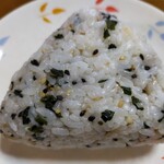 オリジン - 鮭わかめちりめんのおにぎり、開封