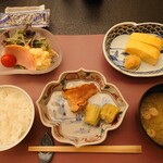 Restaurant Morito - サラダは、たまごサンドに挟む用のたまごサラダかな？