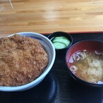 薬師の湯 - わらじカツ丼、味噌汁、お新香