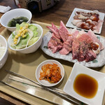 Wagyu Yakiniku to Shinsen Horumon MIYAKO - 