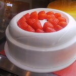 Italian Tomato Cafe Junior Odakyu Hadano Eki Ten - 『イチゴのショートケーキ』 ピース　678円・ホール6780円