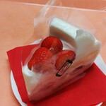 Italian Tomato Cafe Junior Odakyu Hadano Eki Ten - 『イチゴのショートケーキ』 ピース　678円・ホール6780円