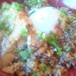 Zenba - 鶏の照り焼き・鶏そぼろ・温玉のボリューム丼