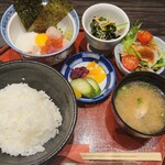 Shunsen Ryori Tomiyama - 海鮮とろろ定食 950円