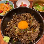 Niku Oroshi Kojima - 国産牛切り落とし丼 1種 1480円。