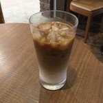 Saint Marc Cafe Terasumoru Shonan Ten - ミルクは、カップの下半分の方に入っていました。