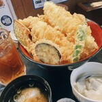 今福近江屋 - ランチ♪【国産】活 穴子天丼 〈ご飯大盛りOK〉　980円

ご飯大盛り、手作り豆腐、味噌汁 おかわり自由♪