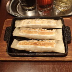 Benitora Gyoza Bo Nigata Ten - 鉄鍋棒餃子