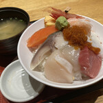 Yuichiro Shoten Sapporo Ekimaedori Ten - 海鮮丼800円