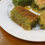 ottoman Nishi Kawaguchi Ten - Baklava（バクラワ）トルコのナッツ入り薄いパイ生地にシロップをかけたデザート ※メニュー外，組合わせ