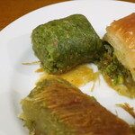 ottoman Nishi Kawaguchi Ten - Baklava（バクラワ）トルコのナッツ入り薄いパイ生地にシロップをかけたデザート ※メニュー外，組合わせ