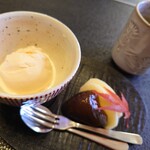 料理旅館 三浦屋 - このリンゴがとても美味しい!アイスと無花果の甘露煮♪