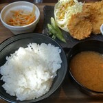 Dolphin Kitchen - ごはん美味しかった。ひれかつも衣が軽く美味しい