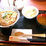 とんかつ 濵かつ - 2011年12月29日訪問。チキンかつ丼。