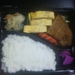 Umasou Zai - 再訪したときに買った豚カツとダシ巻のお弁当