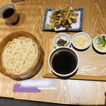 Hoshi no Udon An Joinasuterasu Futamatagawa Ten - たらいうどん　ごぼう天　特製出汁