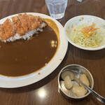 グー - ロースカツカレー（ごはん小盛り）880円♪