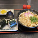 Benkei Udon Yodo Ten - おにぎりセット 850円