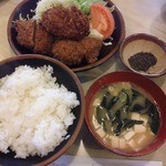 Kanehide - 2012.12　ヒレかつ定食　￥1300-　定食には(擂り黒ごま　漬物　ご飯　味噌汁)付き