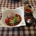 香食楽 - ベジカレー　ご飯・ルー少なめ。八穀米で。