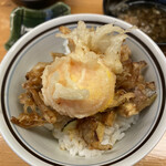 天ぷら ふじ - 〆の天丼に卵追加