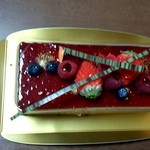 スイーツナカムラ - 頂いた、ミックスベリーチョコレートケーキのケーキ